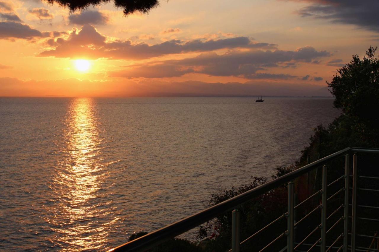 Naftilos Blue View Retreat Avia Bagian luar foto
